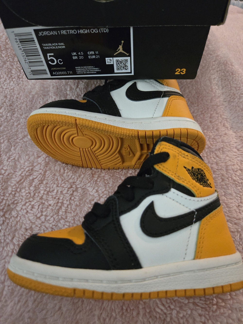 Jordan 1 Retro High (Kids) - White/Black/Yellow
